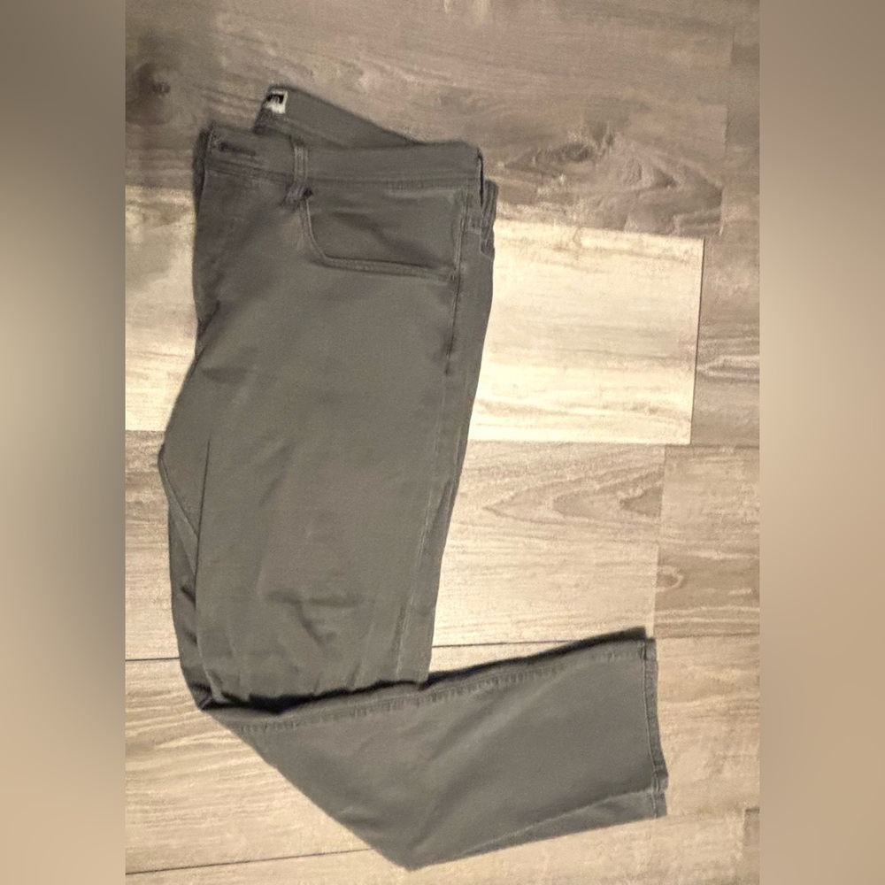 Travis Matthew Jeans